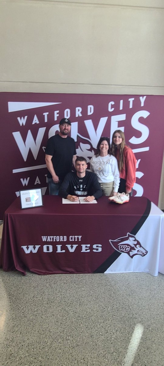 Congrats to Jalen Strickland who will be continuing his education and track career next year at VCSU #TPW