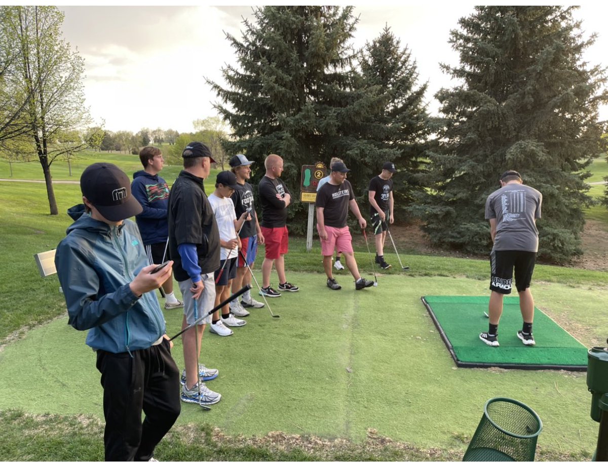 GehrigGeiss's tweet photo. @DakJuniorGolf The list goes on and on for us, but here’s a great picture with teammates from @holsteinsgolf and friends @PerryAndrisen from out team shootout last season, night before regionals at Tom O’Leary! https://t.co/kcMmN4AsyU