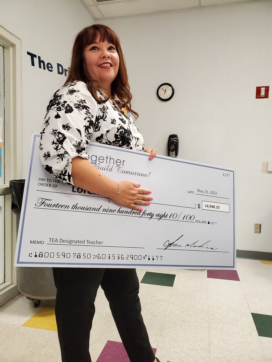 yangel00's tweet photo. Super Proud of this woman! She is a very special person whom I admire!! Congratulations @LorenaSublasky !! Whoop, whoop!! Yes, I sneaked a picture...xoxo #Hardwork #MasterTeacher #DHEPride https://t.co/L3geI4aBgs