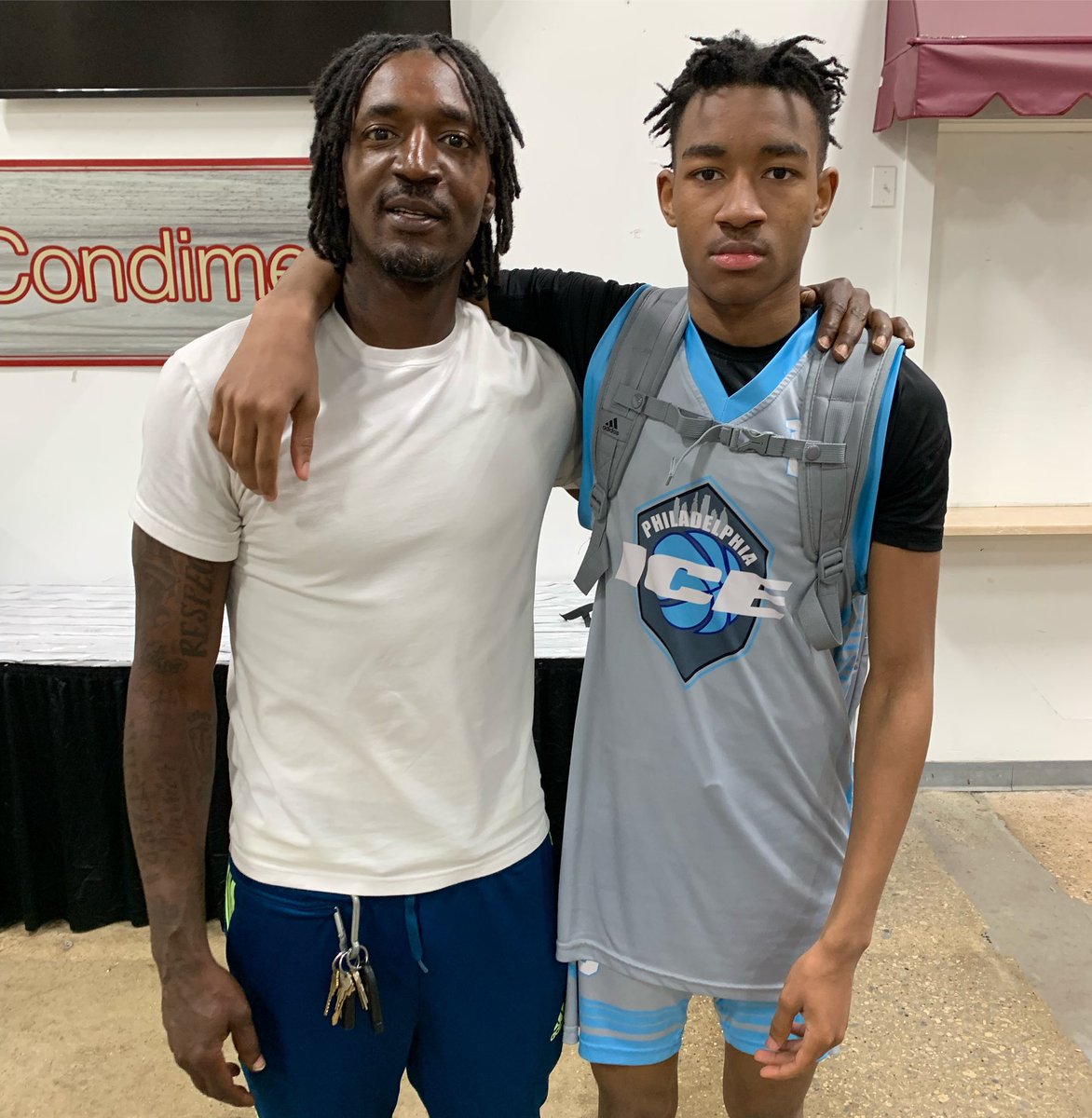 BigStarRawSport's tweet photo. “Like Father, Like Son” 🤘🏾 If you know, then you know 💯💯 
DJ RIVERA (father) x DERRICK RIVERA (son) 🐐 🐐 

One of the next young stars that I’ll be following and bringing into the Raw Sports Family 💯. Remember The Name 

#RawSports #DjRivera #DerrickRivera https://t.co/77sSQlBCaS