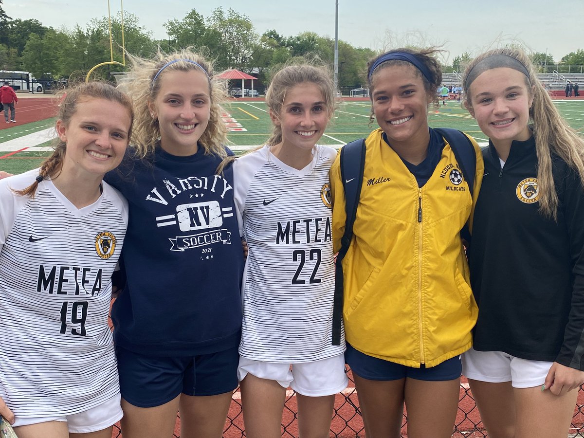 04Whiskers's tweet photo. Postgame @TeamChicago #04Elite teammate pic! Well done @KBannack @ellaphalen1 @jordanlange88 @BrookeMiller84 @riley_strcic! https://t.co/2qnsfdyxNM
