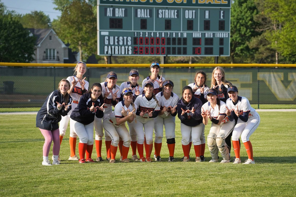 BGBisonSoftball tweet media