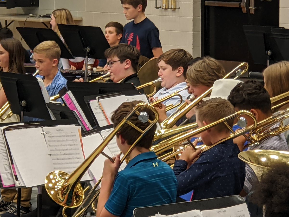 ✅ Band concert
✅ A Honor Roll
✅ Advanced Math Award
✅6th Grade Top Chaparral

I'd say Jack's had a pretty great week so far! We are very proud of him!
#aubreyproud @AMS_Chaps