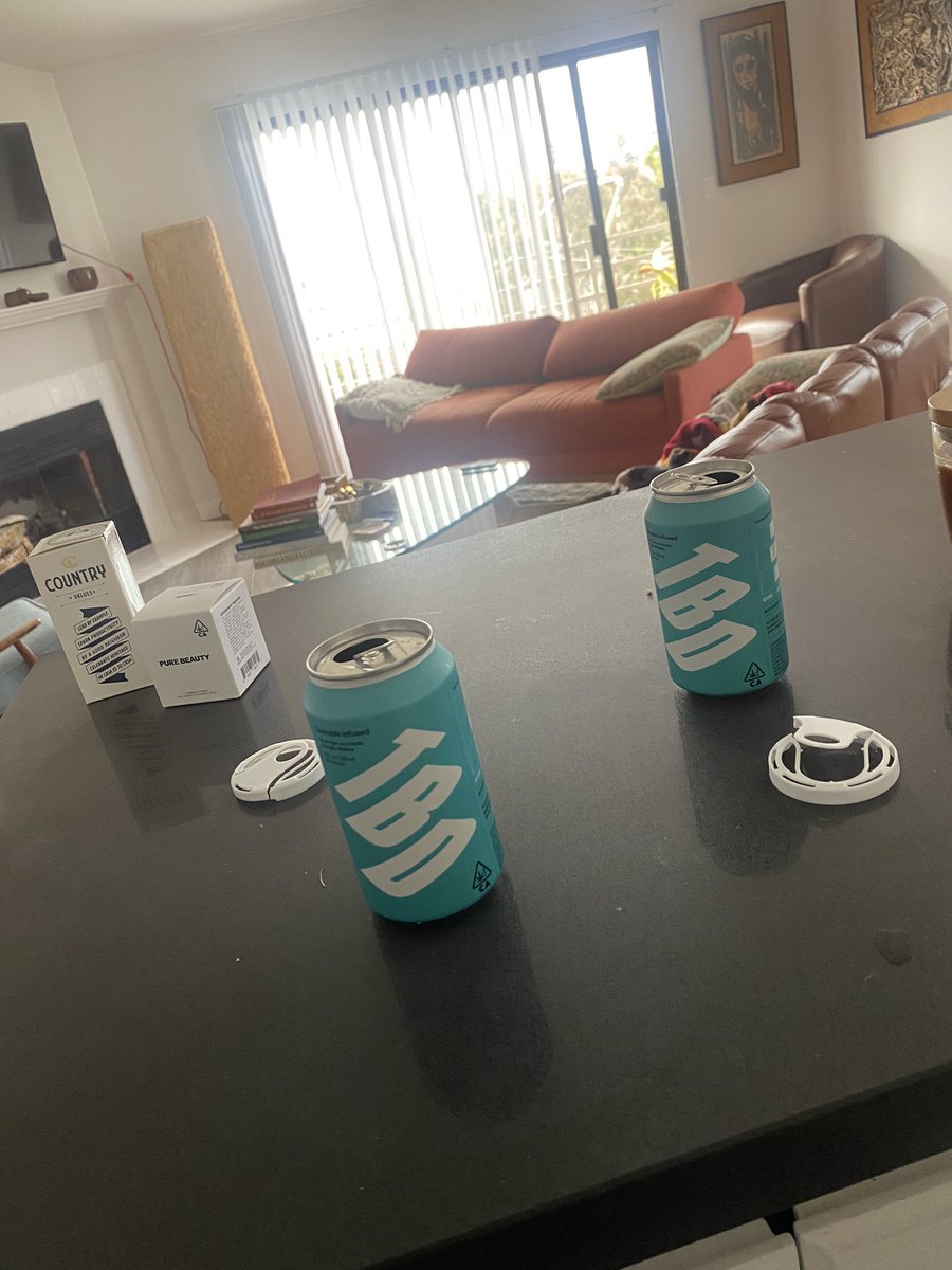 benchmarcc's tweet photo. ohh boy just cracked two of these. came out 10/10. ready to takeover the country 🥤🍬 @StudioTBD_NYC https://t.co/8S47Vkuhkn