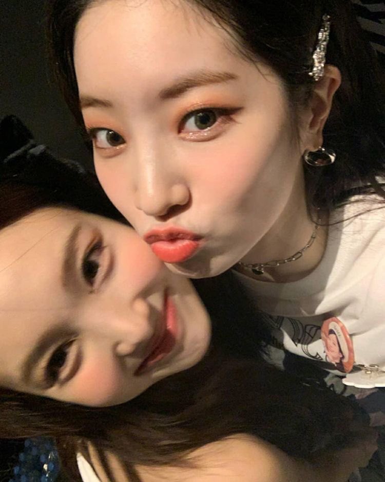 ilyimny's tweet photo. happy birthday, @kiminatozakii <33 love &amp; miss u lots. naway mabuhay ka until when mo magusto, my future doktora ᕙ( ^ₒ^ ᕙ) https://t.co/mmhLninB4O
