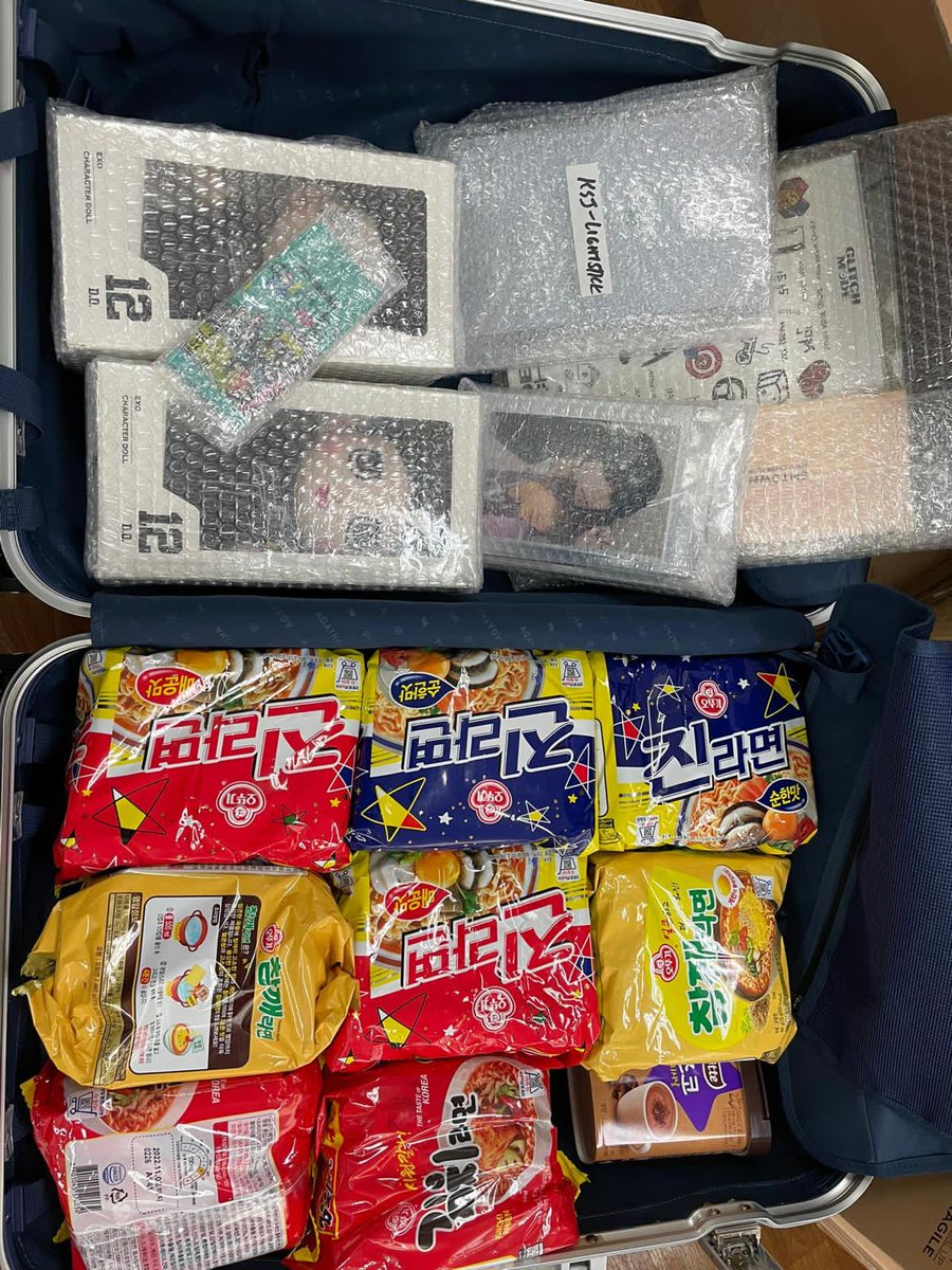 CCDebilShop's tweet photo. BOX #40 UPDATE!!
PICK-UP DATE : MAY. 18, 2022
ETD : MAY. 25, 2022
ETA : JUNE 29, 2022
BOX # : 1 JUMBO BOX
Note: Luggages are personal orders of CCD admins , so CCD items are included on this Batch😊
#CCDShop_Update https://t.co/GqnvTUd70W