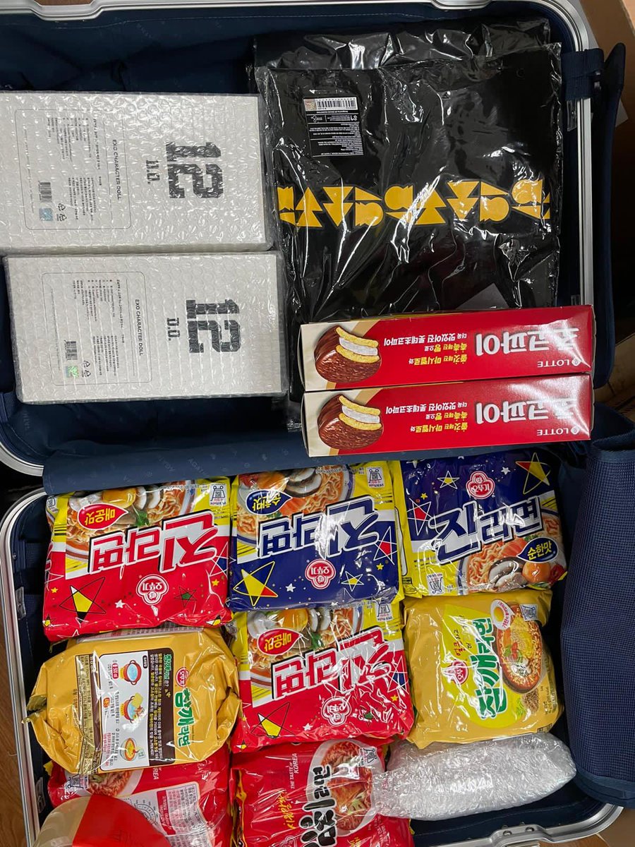 CCDebilShop's tweet photo. BOX #40 UPDATE!!
PICK-UP DATE : MAY. 18, 2022
ETD : MAY. 25, 2022
ETA : JUNE 29, 2022
BOX # : 1 JUMBO BOX
Note: Luggages are personal orders of CCD admins , so CCD items are included on this Batch😊
#CCDShop_Update https://t.co/GqnvTUd70W