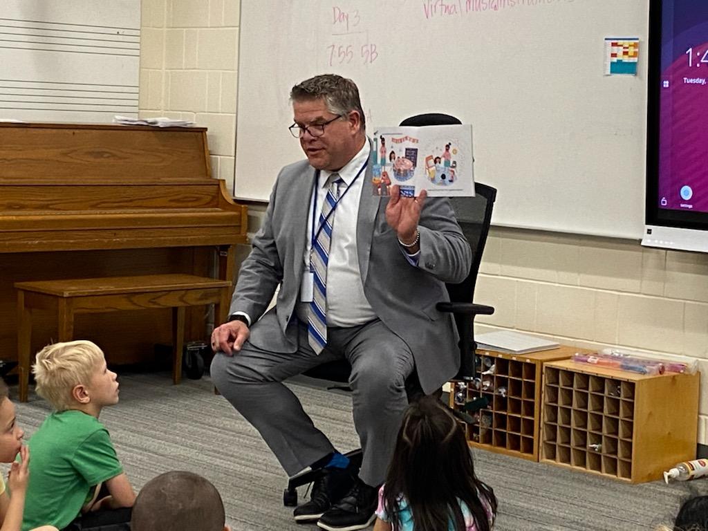 JenKoziolek's tweet photo. Thank you @Otownsupt761 Superintendent Elstad and the Owatonna Rotary Club for coming to read to us today AND for the special books!! #mckinleystrong  #owatonnaproud https://t.co/syZRqugXH8