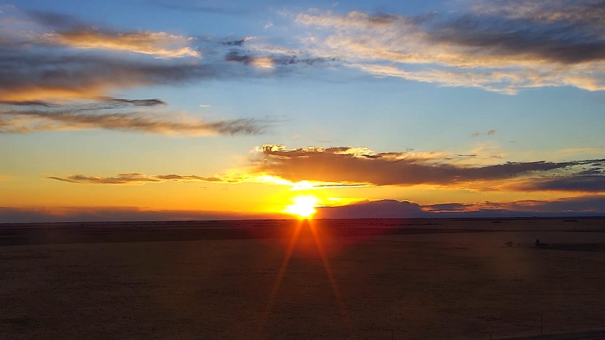 JohnHarrisWx's tweet photo. Beautiful Eastern New Mexico Sunset @JohnHarrisWx @NWSAlbuquerque #nmwx #phwx #sunsetphotography #sunsets #MYCLOVIS https://t.co/qIUAUjCvU2