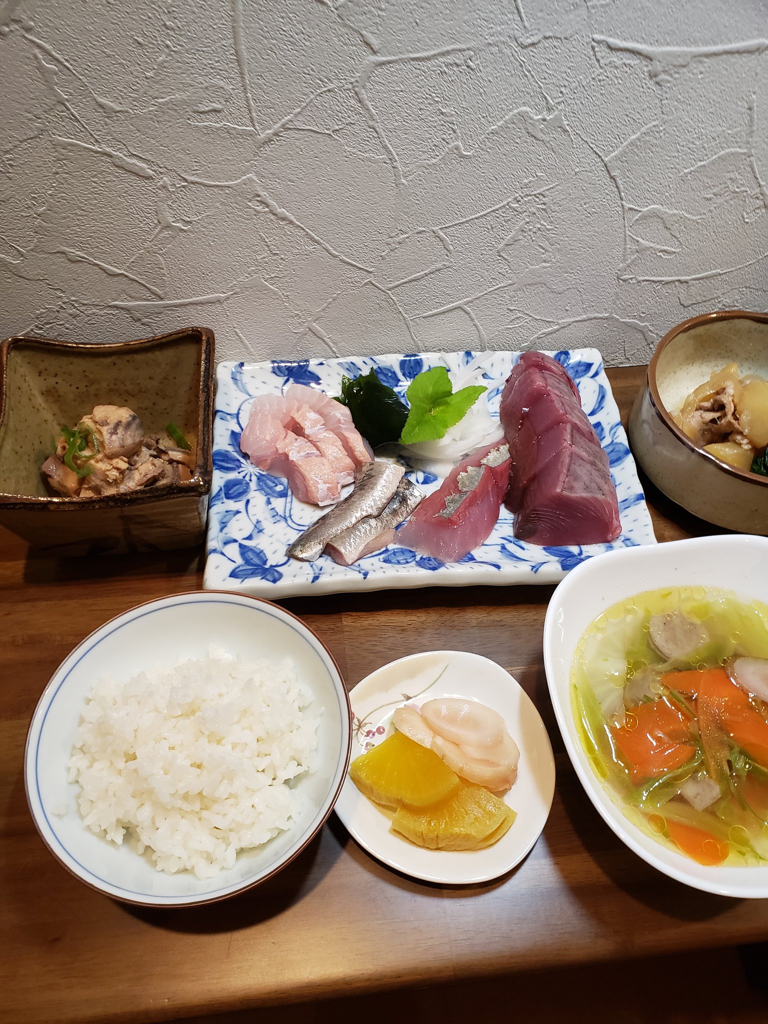 こみや食堂 オープン2か目 イイ天気です 本日のお食事は お刺身定食です こみや食堂 八王子小宮町の食堂 美味しいお酒 T Co By67ohvb7u Twitter