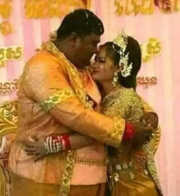 इश्क़ मे बेचारी ने कुछ ऐसी किस्मत आज़माई,
जैसे खड़े ट्रक मे कोई स्कूटी जा टकराई..
😁😁😁😁😁😁
@YasranKhan 
<a href="/BegumNoorzia/">Noorzia Begum @UPPSS</a> 
@RizwanaKhanMIM 
<a href="/SamadSiddiki3/">Samad Siddiki</a> 
<a href="/000_sakir/">Sakir Khan 000</a> 
<a href="/MDDilsh24561748/">MD Dilshad</a> 
@003PK003 
<a href="/007smsaim/">007smsaim</a> 
<a href="/MREhsan44797520/">MR Ehsan</a> 
<a href="/Resbe_alam7/">Resbe_alam7</a> 
<a href="/007_asfar/">Asfar</a>
