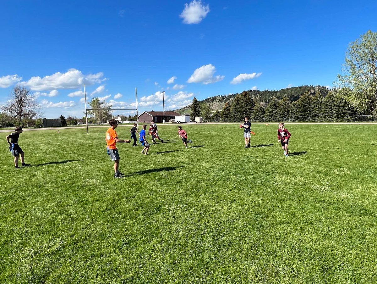 Spartans_FB's tweet photo. Finished up a great 4 days of camp with future Spartans! These current 6th and 7th graders came to camp ready to get better, they were coachable, and did everything with 100% attitude and effort! The future is bright for Spartan Football! #WEoverME https://t.co/74PHRpqKS6