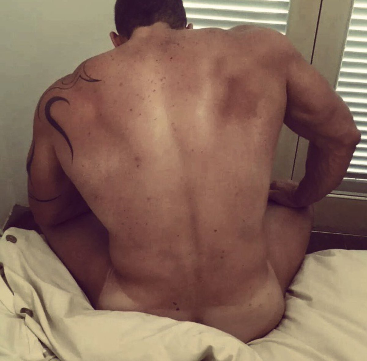 Nessfer10's tweet photo. Back view 👀 https://t.co/ayaeZAwW2C