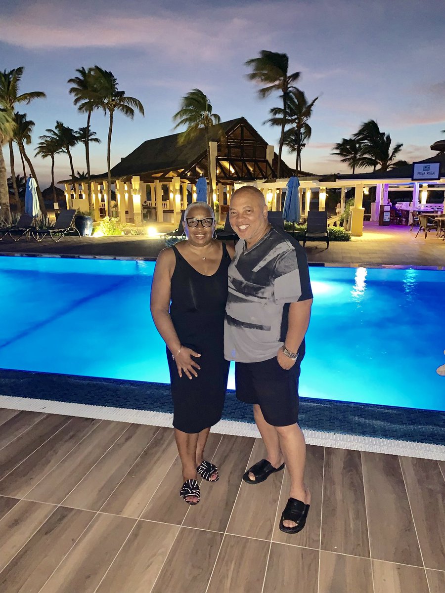 Nk3play2's tweet photo. Happy Anniversary to my parents. #35yearsAndCounting https://t.co/JWs5sBHArQ