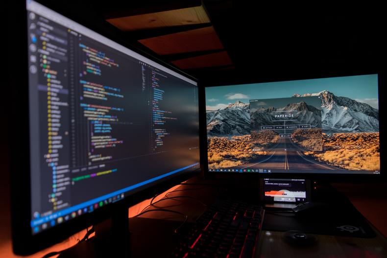 ScreenlyApp's tweet photo. Display web page content that requires scrolling with Screenly's new website automation feature. Learn more: https://t.co/qDBsXlAkGC π©βπ»π¨βπ» #Screenly #DigitalSigns #DigitalSignage https://t.co/fokxdrKy5q
