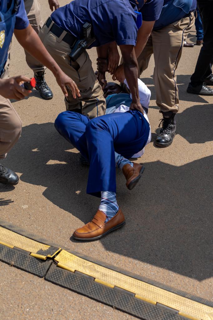 Ohr_ahh's tweet photo. Today the #NPAsaysPoliceBrutalityIsOK because Christian lives don't matter.
We are treated like dogs and @NPA_Prosecutes justify it! 
 The hatred for the church by @MYANC is so much. 
@David_Makhura @NkomoNomantu https://t.co/fbqVypPXMP