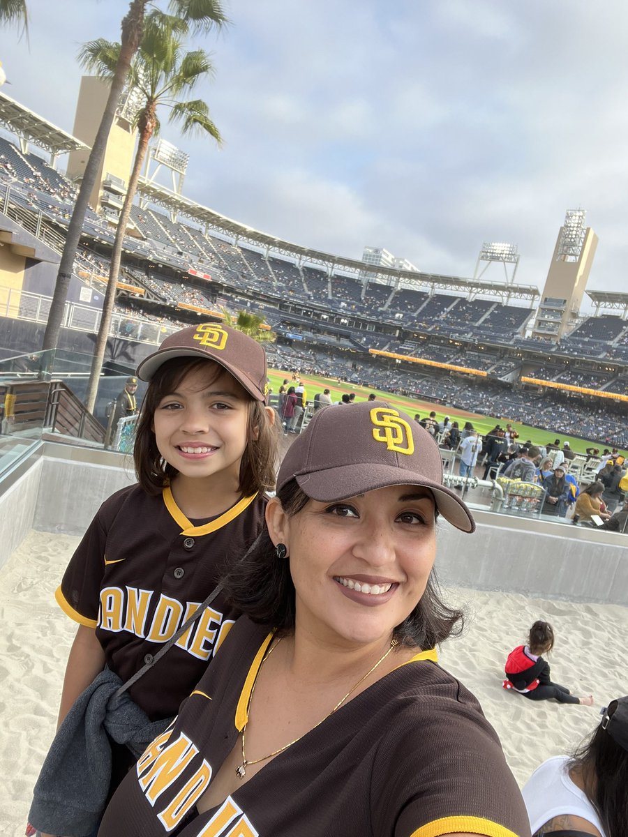 619dmk's tweet photo. Go Padres! #TimeToShine https://t.co/PKYyWMTetb