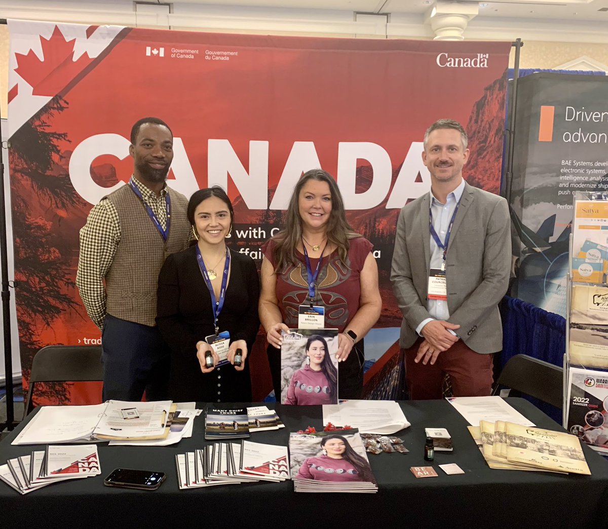 GenGougeon1's tweet photo. . The @TCS_SDC is helping  25 #IndigenousBusinesses and #womenexporters from 🇨🇦 in oil &amp; gaz, consumer products, clean tech, etc.  make connections at Reservation Economic Summit 2022 🪶 @ncaied with @CanCGLA  @Zaib_Shaikh https://t.co/anX8sbLqug