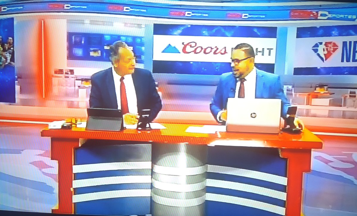 carlostatis's tweet photo. #Tengo el paquete #Completo en mi #TV: 4to. #Partido de la #SerieFinal de la #ConferenciaDelOeste de @NBA entre @warriors y @dallasmavs
#Descripción del #Maestro de #Maestros @fanquinco y los #Comentarios de mi #Hermanito @IvanJoelRamos por #CDNSportsMax
#GoldenState 3-0 https://t.co/2qN3MXRIEM