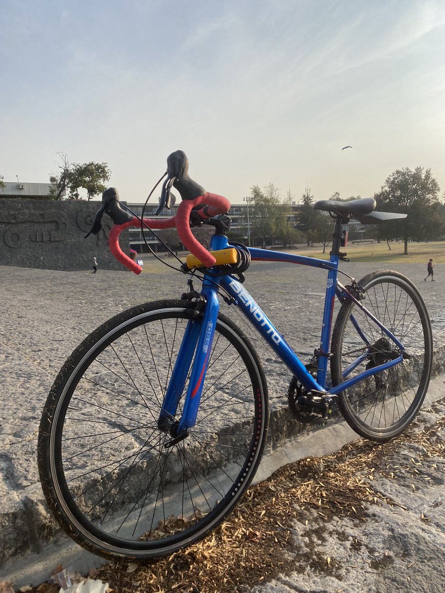 maggihell's tweet image. Holis, vendo mi bici, por si saben de alguien a quien pudiera interesarle denle RT!!!! #bicicleta #venta #benotto #bicideruta
