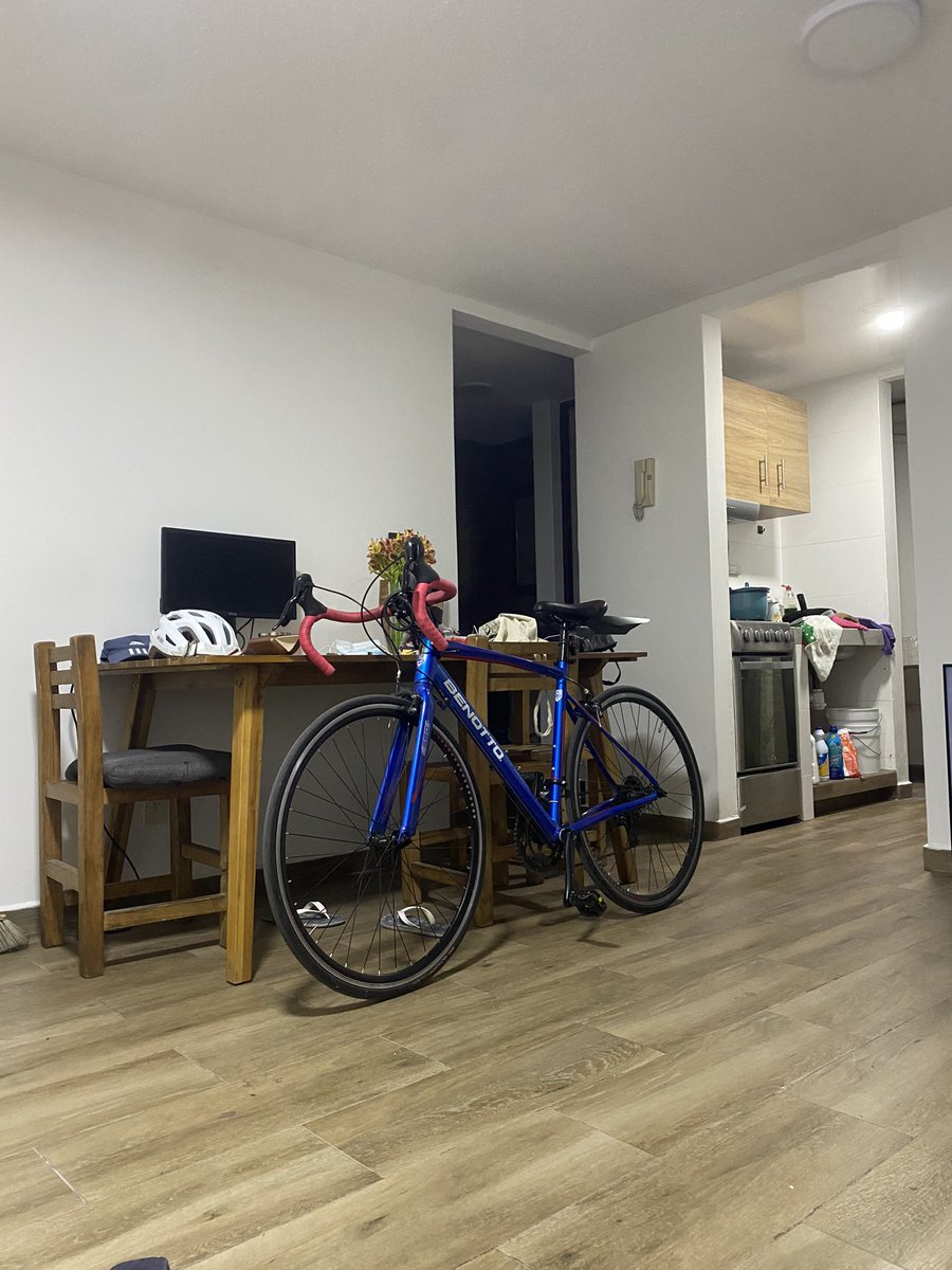 maggihell's tweet image. Holis, vendo mi bici, por si saben de alguien a quien pudiera interesarle denle RT!!!! #bicicleta #venta #benotto #bicideruta