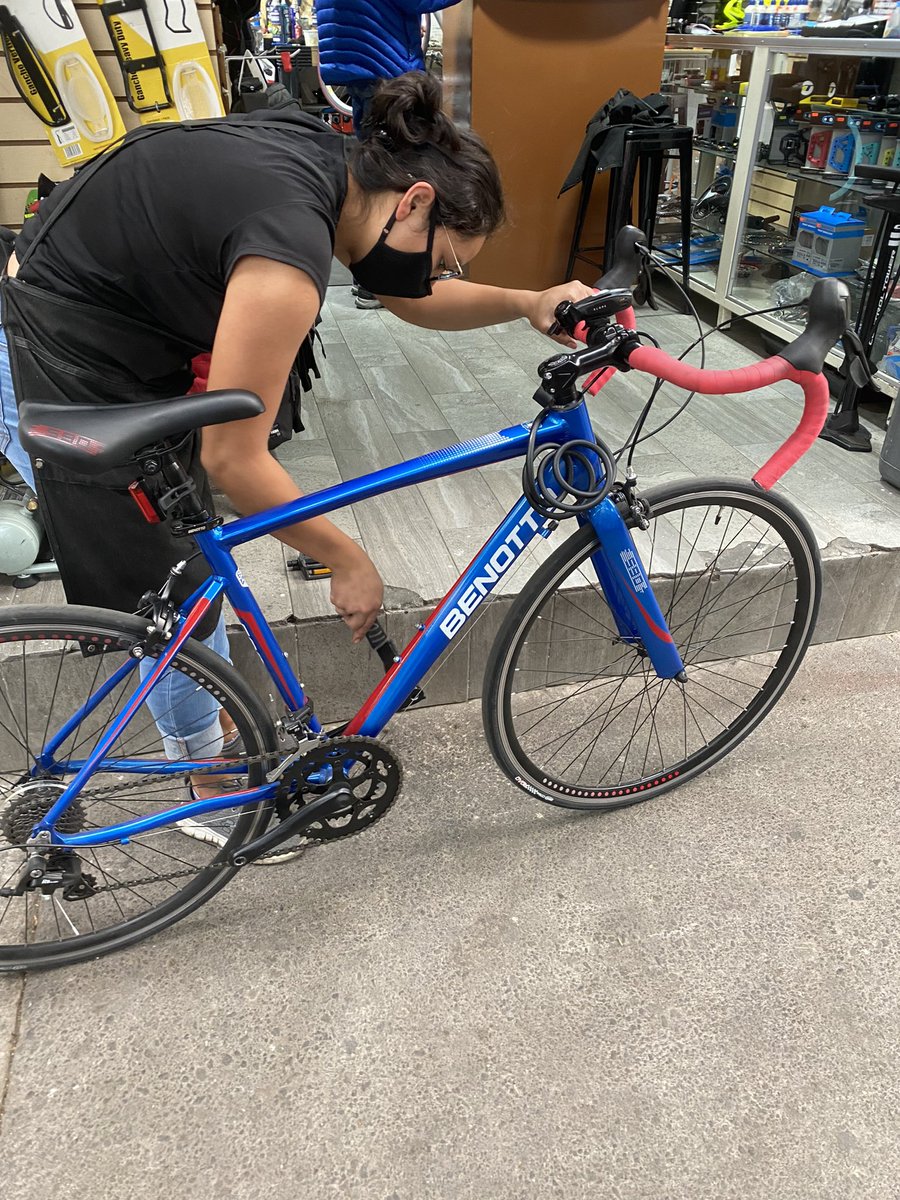 maggihell's tweet image. Holis, vendo mi bici, por si saben de alguien a quien pudiera interesarle denle RT!!!! #bicicleta #venta #benotto #bicideruta
