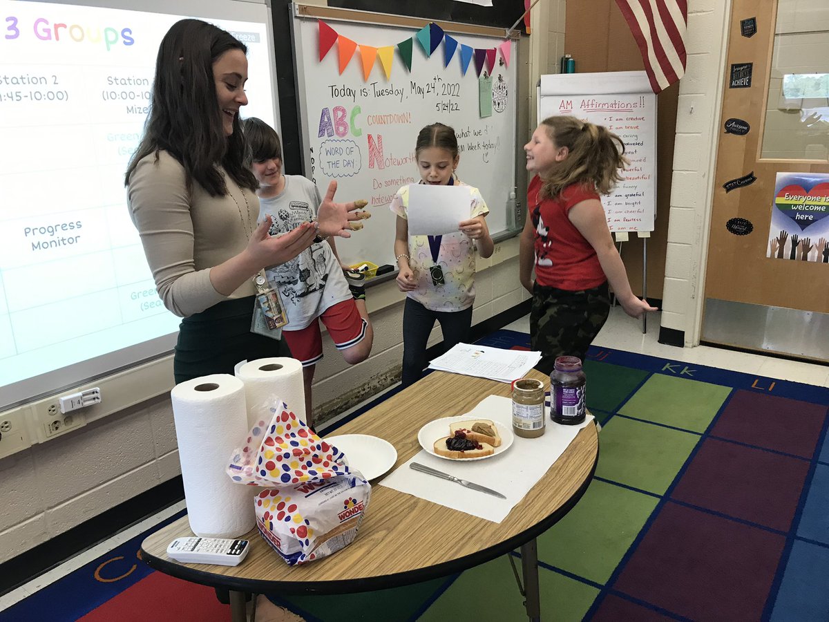 ms_seamansclass's tweet photo. This week we’re working on “how to” writing! The students practiced by writing a “how to” about pb&amp;j. Then I followed their directions to make one — let’s just say detail is important!! 🤣 @MrsMizesClass https://t.co/Ntjrhklots