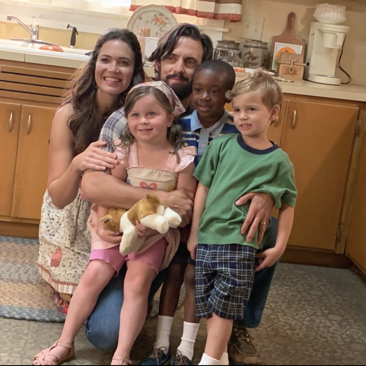 Our first family photo from 3yrs ago! ❤️ u all!! #foreverfamily #nbcthisisus  #ThisIsUsFinalChapter #thisisus #nbc #mandymoore #MiloVentimiglia #bigthree #pearsonfamily