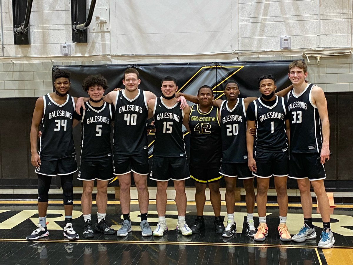 GalesburgBball's tweet photo. Enjoy your last day of high school tomorrow, @BabersJeremiah @DEgipciaco13 @DEgipciaco13 @DerryKoen @CarlDortch1 @The_Aaron_Carl @MervUpNext and Colin! Enjoy graduation and all that is to come! #MovingOn #TheSilverStreakWay https://t.co/6k2WgTQ2Ro