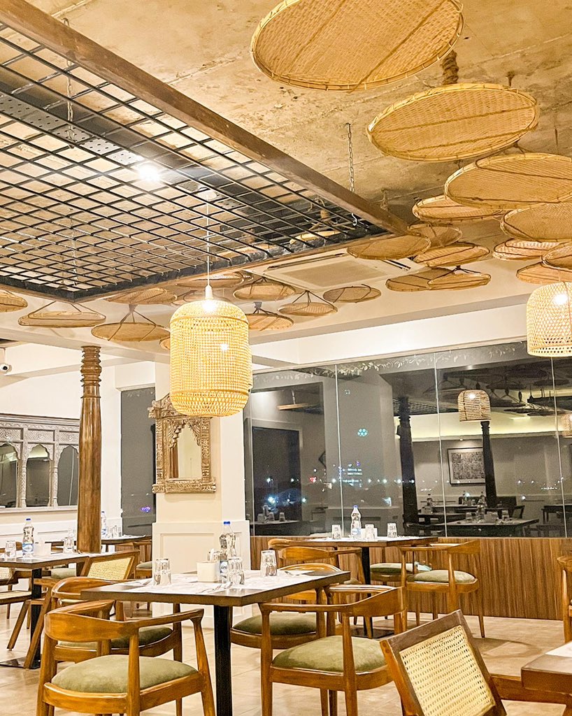 geetanjalic's tweet image. If you live in North #Bangalore and are looking for some excellent Mangalorean food, please check out Nammuru Mangaluru (opposite Jakkur airfield). Visited last night and was blown away by the Chicken Ghee Roast, Anjal Rava Fry, Prawn Koliwada and the creamy Elaneer Payasam