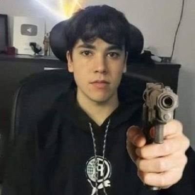 M0neyV tweet media