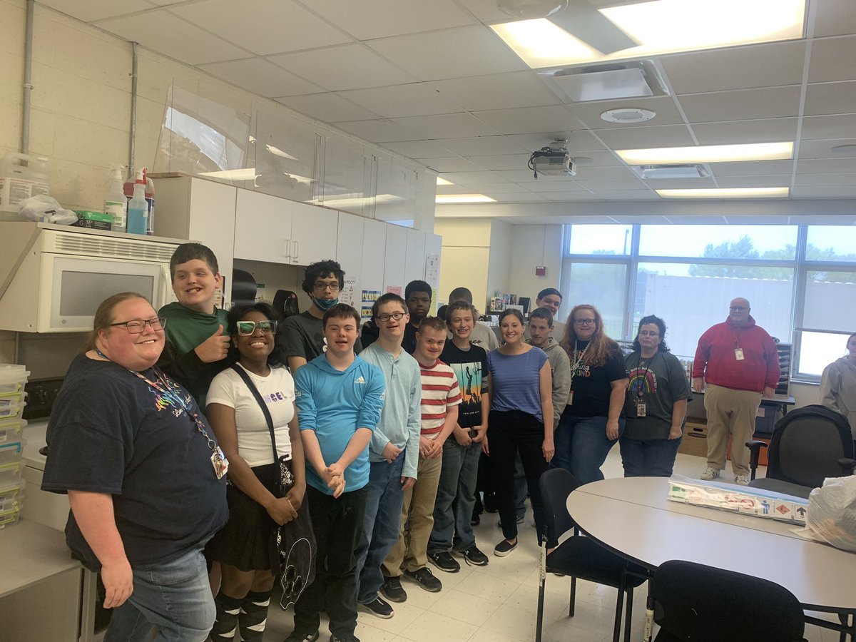 TiJeMorris's tweet photo. Treated our AMAZING helpers, our MOCI kiddos, to an ice cream sundae bar as a THANK YOU for all their help this year!! They help us stock our coolers, silverware and snacks as well as put away our stock!! We are forever grateful for each of you ♥️ #mylsps https://t.co/VrnkOKzOrP
