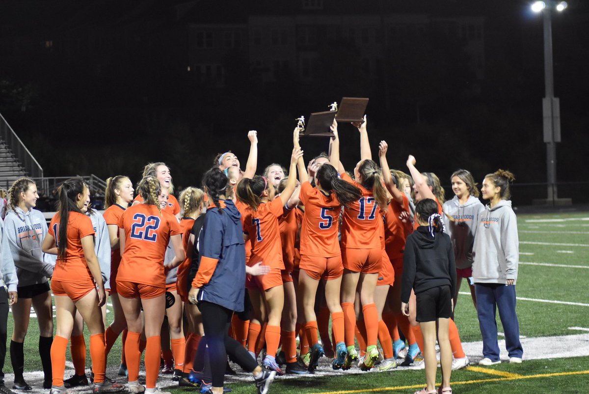 BACK TO BACK DISTRICT CHAMPS🧡💙Couldn’t have asked for a better team! Off to regionals!