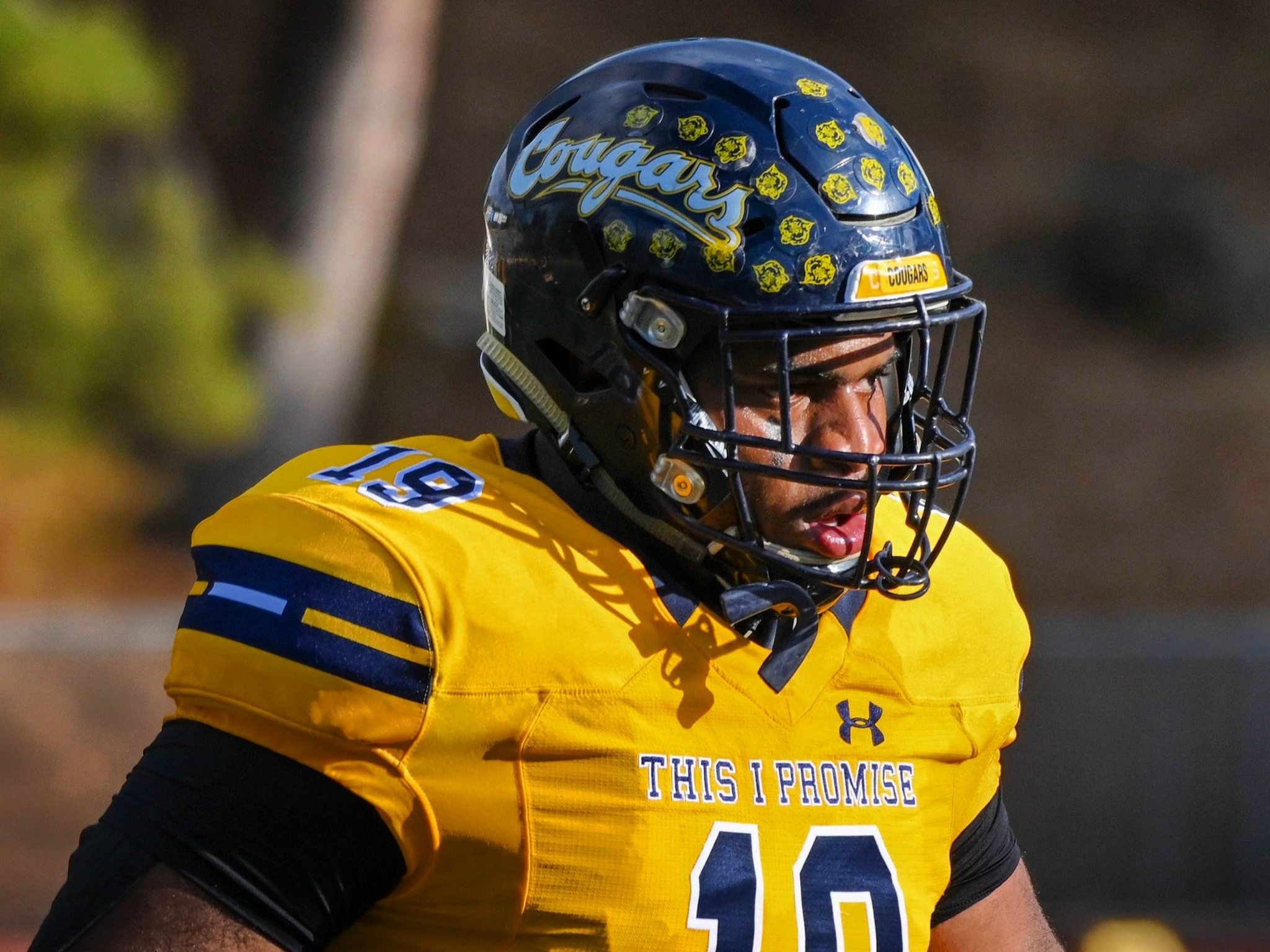 on Twitter "JUCO DL target Taylor Lewis has set up