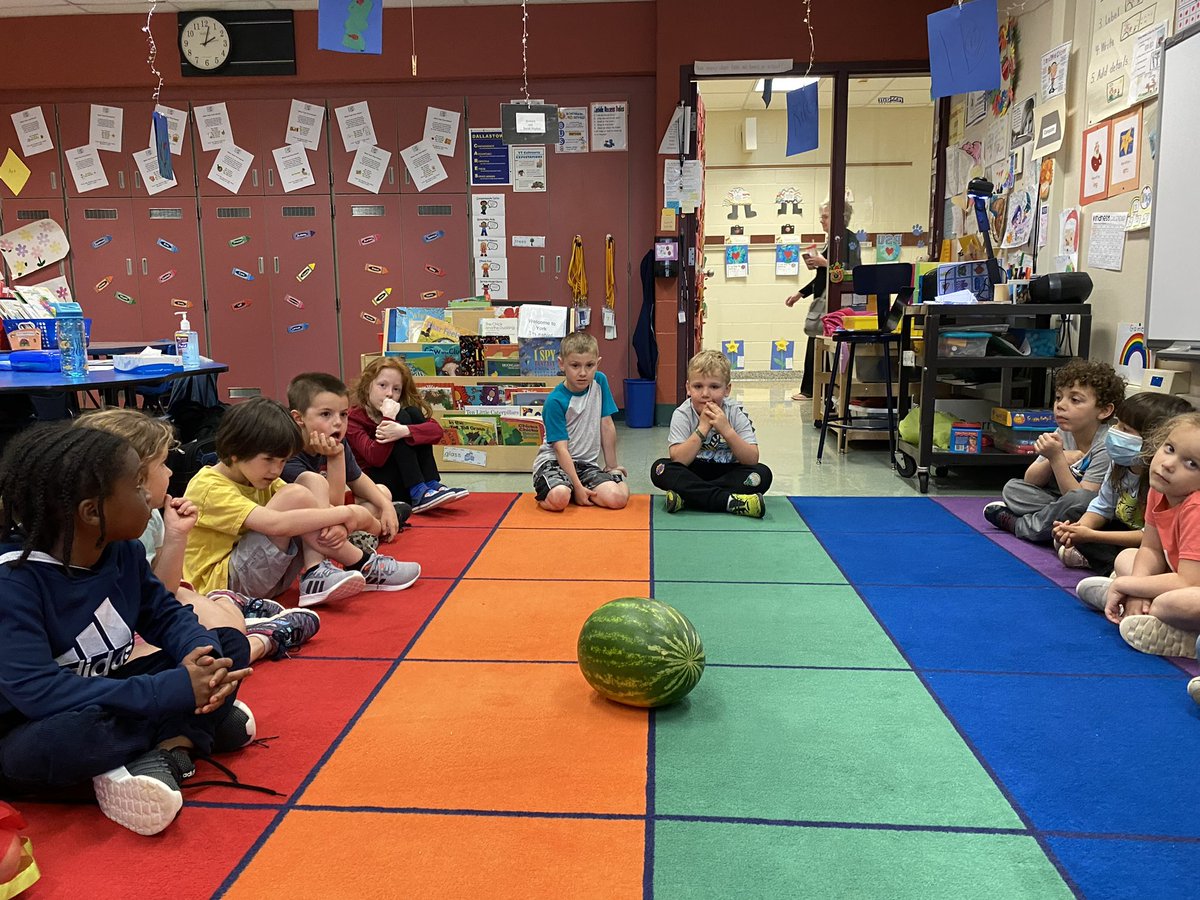YT_Elementary's tweet photo. Watermelon Day for our kindergarteners! 💙🐾🍉 https://t.co/NFuKkeHCzA