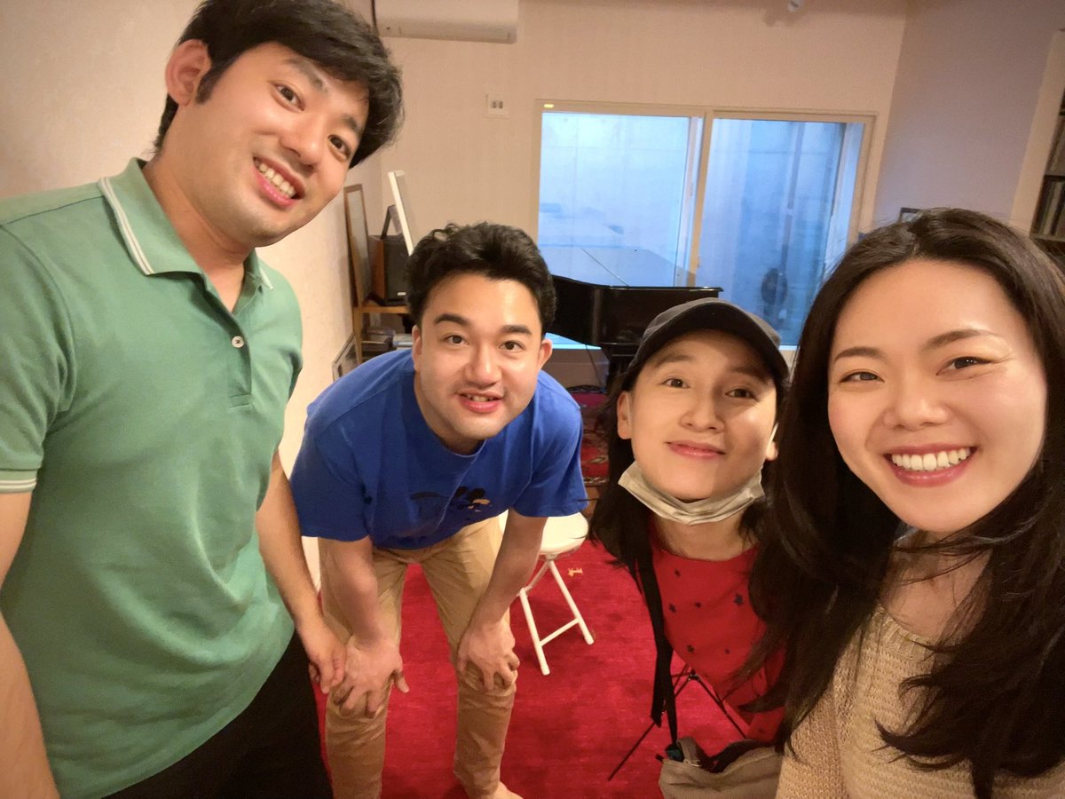 久々に集まったら原色感溢れていたアミティ‼️笑

ドビュッシーとバルトーク1番をリハしながら、

「彼ら、これ書いた時うちらより若いやんね」

とみんなで遠い目をしながら、二人の天才に想いを馳せております(*´-`)✨

バルトーク全曲演奏第一弾🥇お聴き逃しなく！

ご予約：amity2022.peatix.com