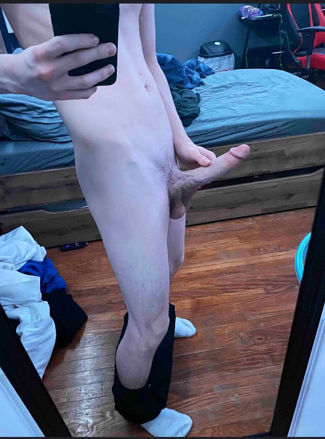 got8inches's tweet photo. 🍆DICK THREAD 🍆

Comment with the best picture of your cock 

I’ll be retweeting and sending nudes to my favs ;) 
https://t.co/f4XKw2Lg6b https://t.co/CCFOBHQOAz