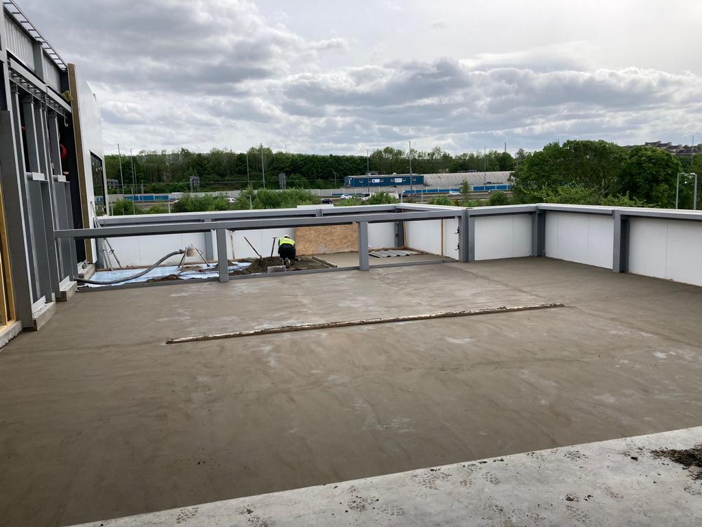 integflooring's tweet photo. On site at #Topgolf, Rutherglen. #Screeding with @flowcrete #Isocrete K-Screed on treads &amp; floors to 4  staircases. Also installing bonded Isocrete HDKP to falls on the terrace area. The 45,000sq ft 3-level golfing attraction is part of Clyde Gateway.🏌️⛳ #commercialflooring https://t.co/pOWJVrYjKY