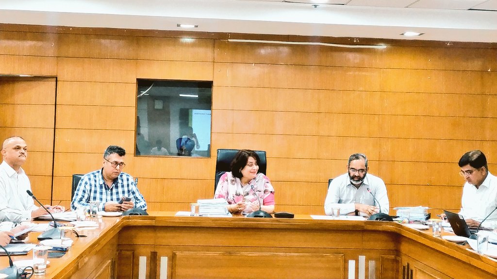 horticulturehry's tweet photo. कृषि एवं किसान कल्याण विभाग की ACS @sumitamisraकी अध्यक्षता में एवं बागवानी महनिदेशक @arjunhry की उपस्थिति में छोटे किसान कृषि-व्यवसाय संघ हरियाणा (#SFACH) के सामान्य निकाय की बैठक हुई।#SmallFarmers #smallbusiness #FPO
#Projects #agriculture #Horticulture #Honey #Haryana https://t.co/0EOu7wcXd0