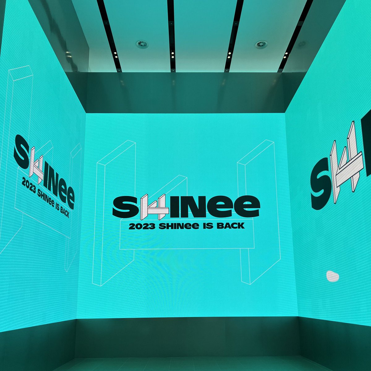 SM never announced a comeback so early 
youtu.be/dxuCDDVgc-E
#14th_SHINee_Day #14thSHINeeDay #SHINee #SHINee14thAnniversary #2023SHINeeIsBack
Prepare your wallets shawols!!!