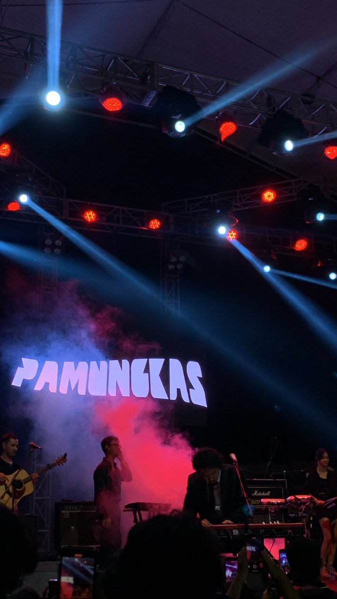 gicaskii's tweet photo. pamunqkas concert🪩 #pampam https://t.co/D8l6MHze78