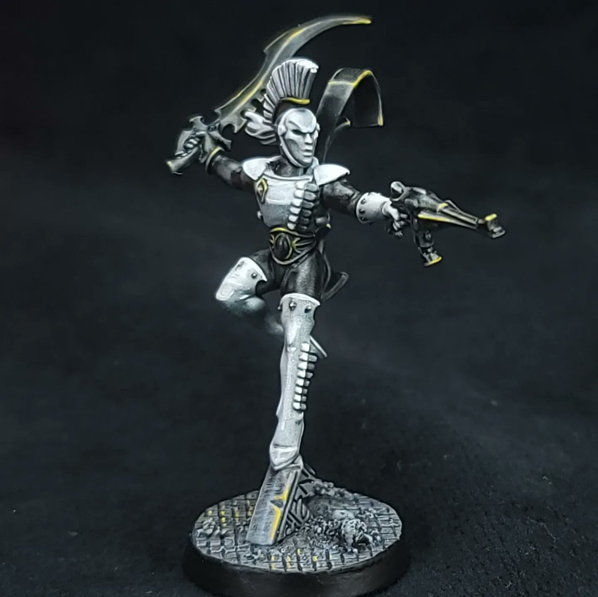 EthanHandwork's tweet photo. #aeldari #harlequins #deathjester #jetbikes #warmongers #warhammercommunity #warhammer40k #paintingwarhammer #40k #warhammer https://t.co/LgCHBnHtsE
