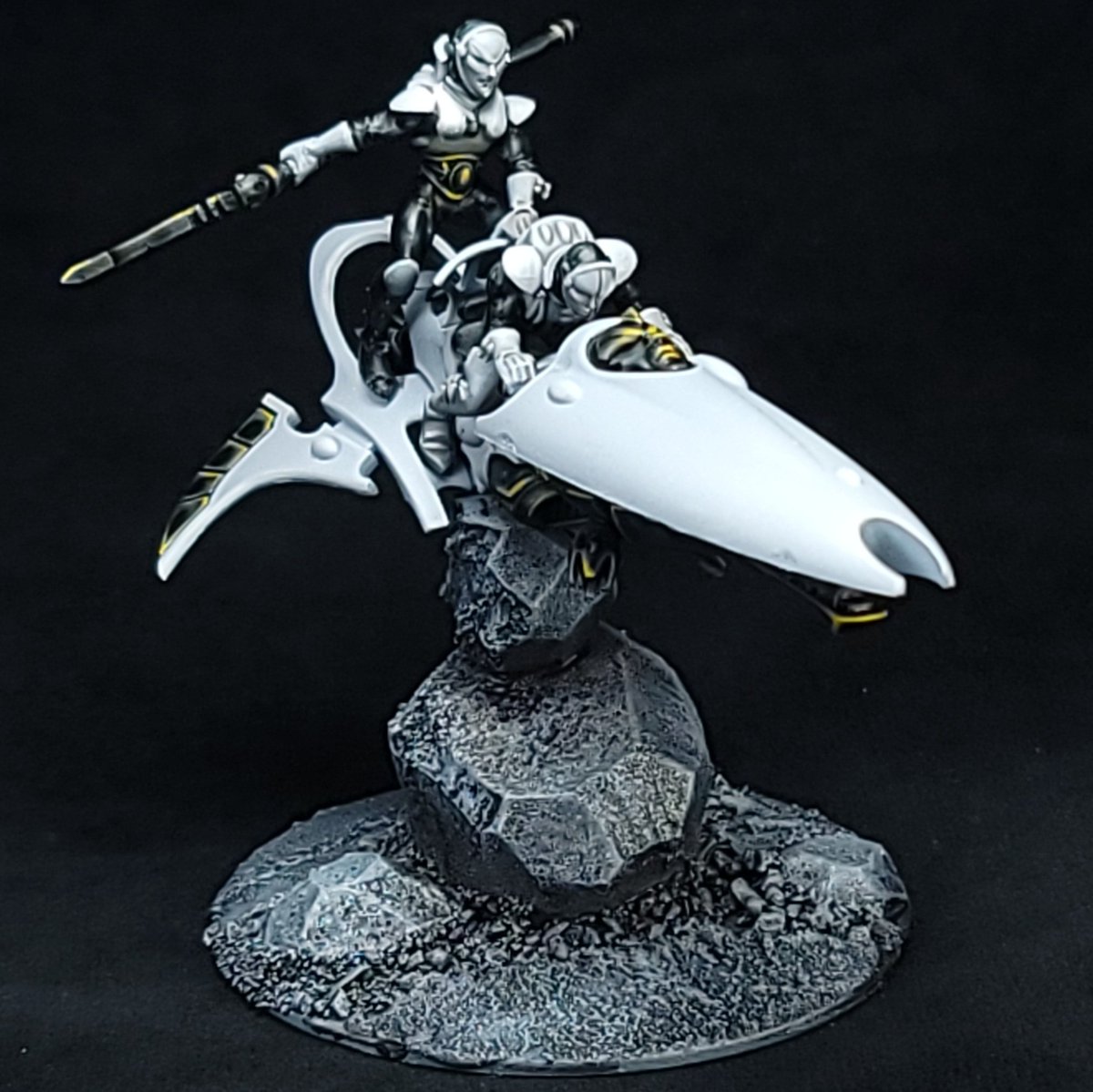 EthanHandwork's tweet photo. #aeldari #harlequins #deathjester #jetbikes #warmongers #warhammercommunity #warhammer40k #paintingwarhammer #40k #warhammer https://t.co/LgCHBnHtsE