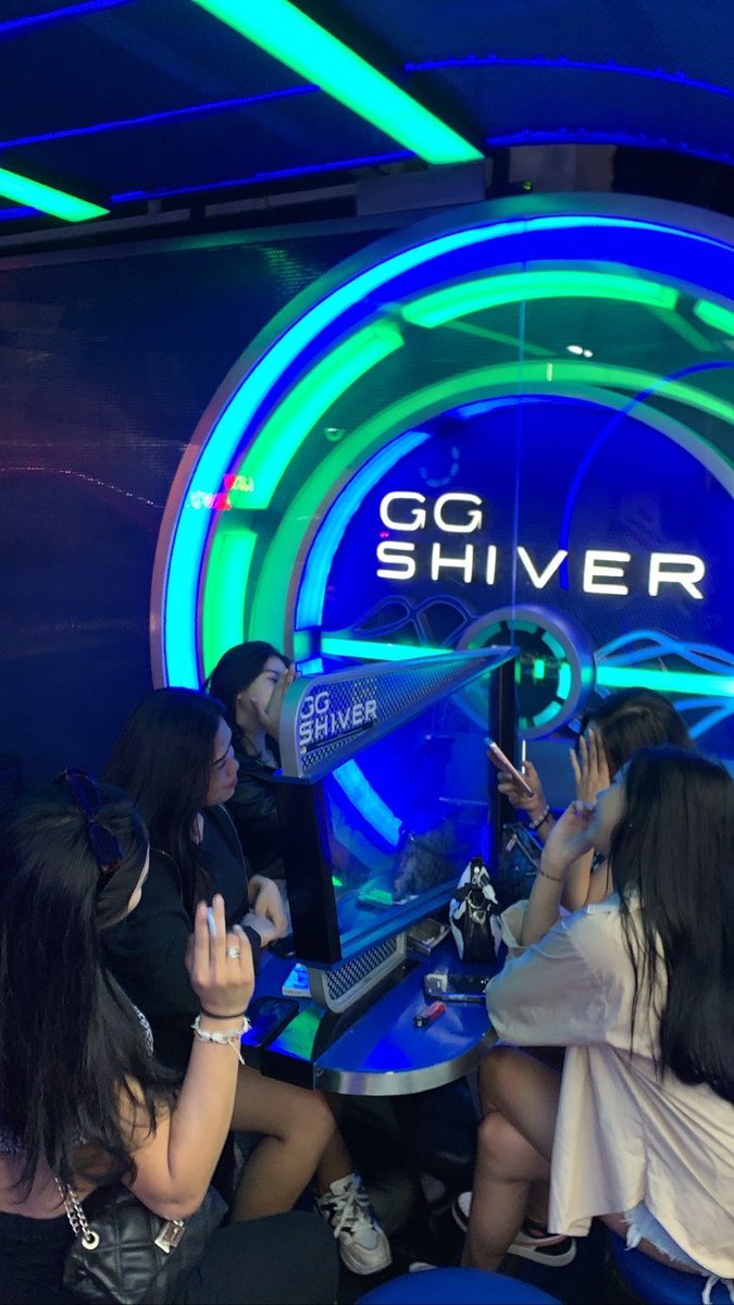 gicaskii's tweet photo. gurls night🥂💃🏻 https://t.co/YD6dkoxHjS