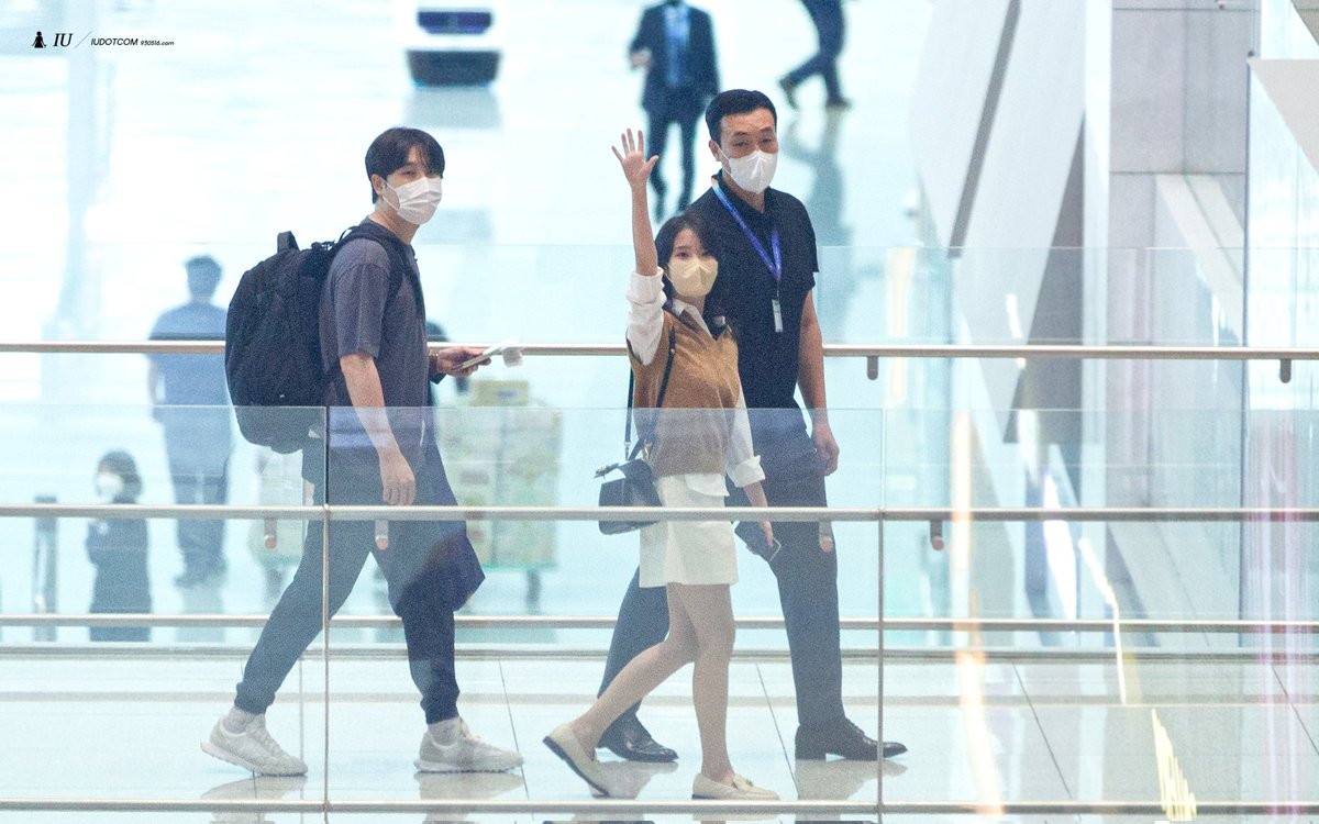 IUdotcom's tweet photo. [22.05.24] 영화 브로커 칸영화제 인천공항 출국
#아이유(@lily199iu) 직찍 photo by.아이유닷컴

https://t.co/2U9LEC1b9m
IUDOTCOM Data1 update♡

#IU
#아이유
#칸영화제
#Broker
#영화브로커 https://t.co/7cRPux82jG