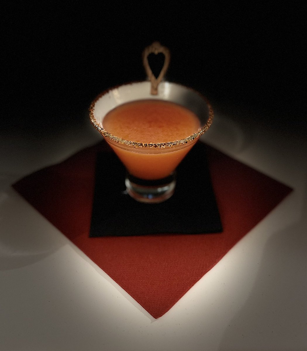 Ale_Zimmer77's tweet photo. Gm everybody! Here’s My latest cocktail! #tequieros #gm #Tequila #cocktail #bartender https://t.co/eB8OLLDuT9