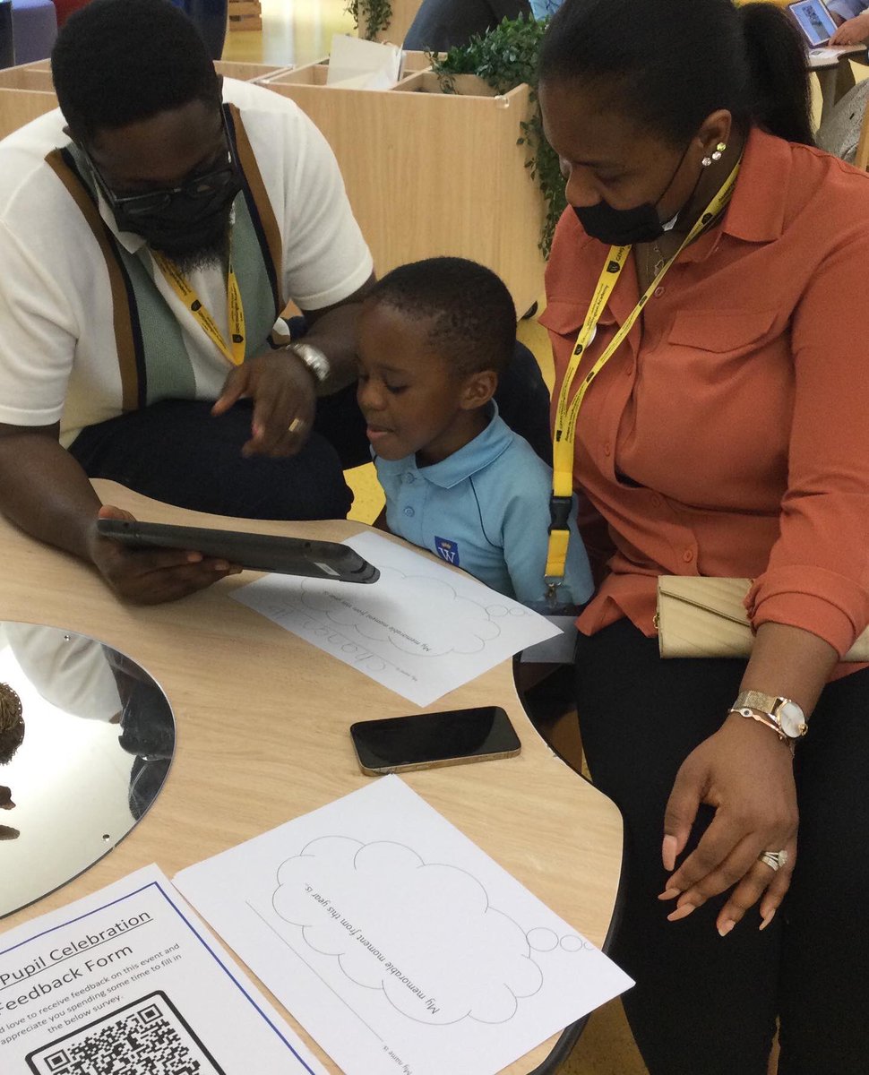 FS_WEK's tweet image. A wonderful morning spent sharing our learning journeys with our grown ups. Thank you for attending 😊 #limitlesslearning #limitlessfun ✨