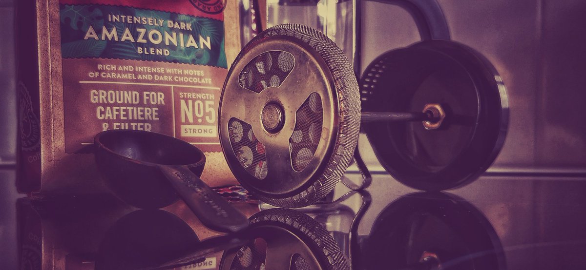 justin_kadafi's tweet image. Just waiting for the Hunger Games to kick off #costofliving but why im waiting its time for Coffee #coffeetime #coffeeflow #coffeeaddict #RedLyfe #RedFlu #purpletwitterAin&apos;t ooouuuvie kinda  35mm vibe going on.