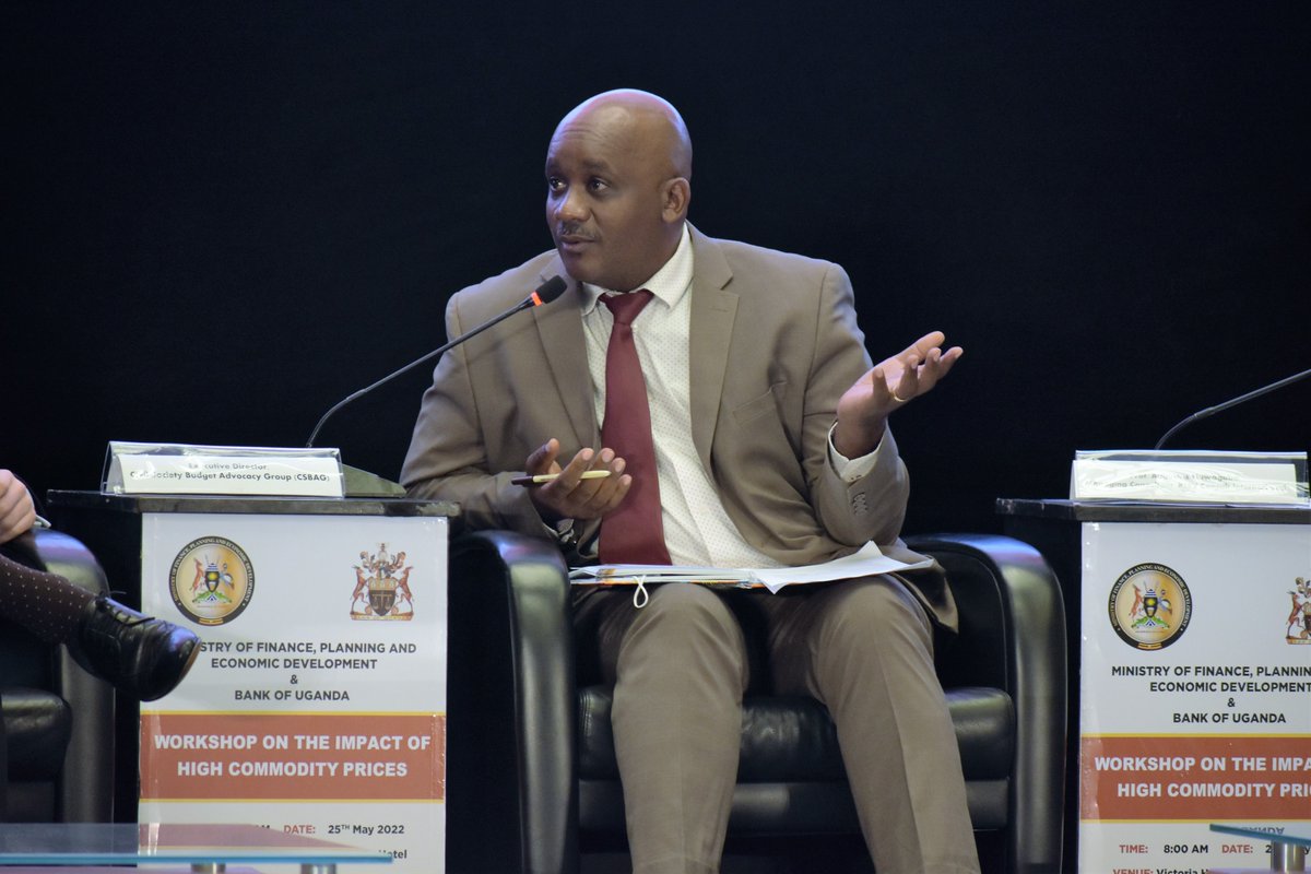 CSBAGUGANDA's tweet photo. @JuliusMukunda: If we increase production and productivity, we will avoid shortages "If for instance more companies produce soap, cooking oil, the price will definitely reduce

@BOU_Official @mofpedU @The_IGC @EPRC_official @PSF_Uganda @GovUganda https://t.co/jt2BHh8WC8