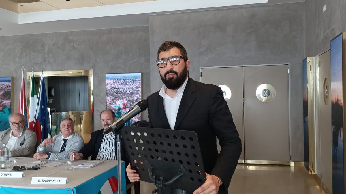 UILFPLTARANTO's tweet photo. Intervento del segretario UILM, Pietro Pallini

#congressoterritoriale2022 #UILFPLTaranto #UILFPL https://t.co/KKR5Z7pUmf